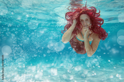 Photo: Nixe mit roten Haaren Nixe mit roten Haaren