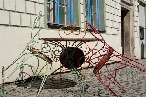 Photo: bunte Metallsesseln bunte Metallsesseln