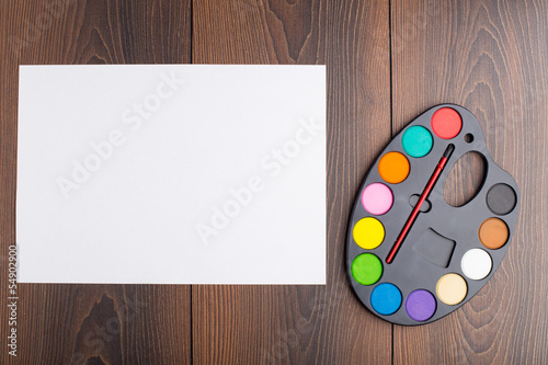 Photo: Plastic art palette and canvas Plastic art palette and canvas