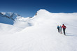 Photo: Österreich, Salzburger Land, Altenmarkt, Zauchensee, Drei Personen Skilanglauf in den Bergen Österreich, Salzburger Land, Altenmarkt, Zauchensee, Drei Personen Skilanglauf in den Bergen