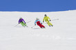 Foto: Italien, Trentino-Alto Adige, Südtirol, Bozen, Seiser Alm, Gruppe von Menschen, Skifahren auf verschneiten Landschaft Italien, Trentino-Alto Adige, Südtirol, Bozen, Seiser Alm, Gruppe von Menschen, Skifahren auf verschneiten Landschaft