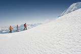 Photo: Österreich, Salzburger Land, Altenmarkt, Zauchensee, Drei Personen Skilanglauf in den Bergen, Seitenansicht Österreich, Salzburger Land, Altenmarkt, Zauchensee, Drei Personen Skilanglauf in den Bergen, Seitenansicht