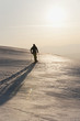 Photo: Italien, Trentino-Alto Adige, Südtirol, Bozen, Seiser Alm, Mann mittleren Alters auf Skitour am Morgen Italien, Trentino-Alto Adige, Südtirol, Bozen, Seiser Alm, Mann mittleren Alters auf Skitour am Morgen