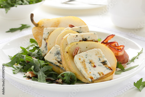 Photo: Salad with pear and Gorgonzola. Salad with pear and Gorgonzola.