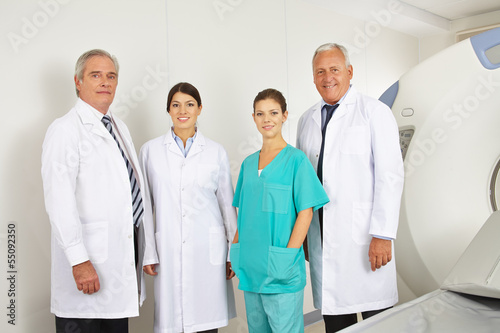 Photo: Ärzte-Team in der Radiologie Ärzte-Team in der Radiologie