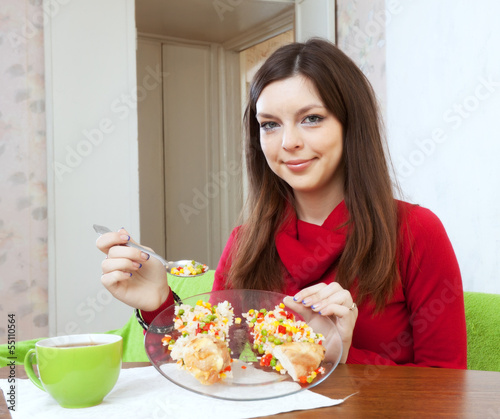 Photo: girl divided lunch to lose weight girl divided lunch to lose weight