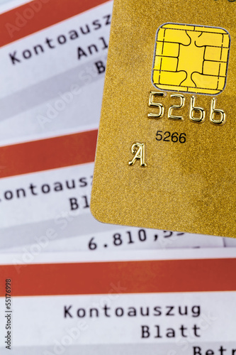 Photo: Kreditkarte und Kontoauszug Kreditkarte und Kontoauszug