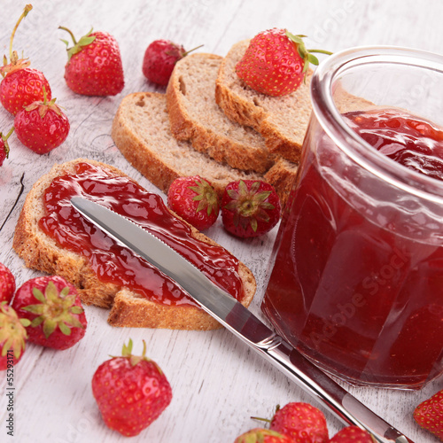 Photo: strawberry jam and bread strawberry jam and bread