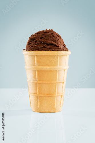 Photo: schokoladeneis in waffel schokoladeneis in waffel