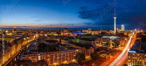 Photo: Berlin Skyline zur blauen Stunde Berlin Skyline zur blauen Stunde
