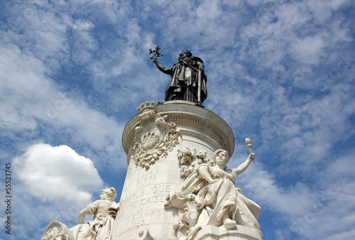Photo: La République français, statue L. Morice (1846/1919) Paris La République français, statue L. Morice (1846/1919) Paris