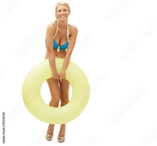 Photo: Blonde Frau geht schwimmen Blonde Frau geht schwimmen