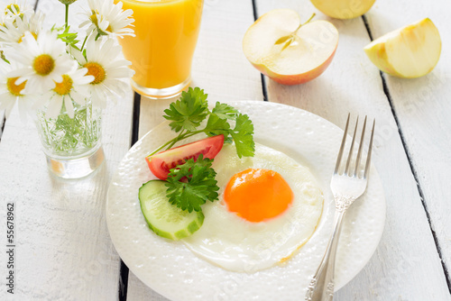 Photo: Breakfast: fried egg and apples Breakfast: fried egg and apples