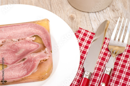 Photo: Rinderzunge und Messer und Gabel Rinderzunge und Messer und Gabel
