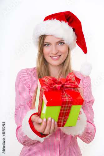 Photo: frau mit geschenk frau mit geschenk