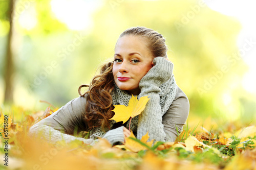 Photo: woman portret in autumn leaf woman portret in autumn leaf
