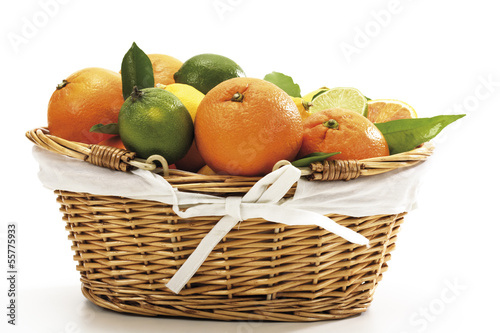 Photo: Verschiedene Zitrusfrüchte im Korb Verschiedene Zitrusfrüchte im Korb