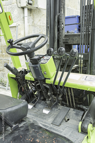 Photo: Pallet truck mechanics Pallet truck mechanics