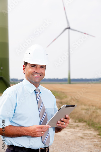 Photo: ingenieur mit tablet computer ingenieur mit tablet computer