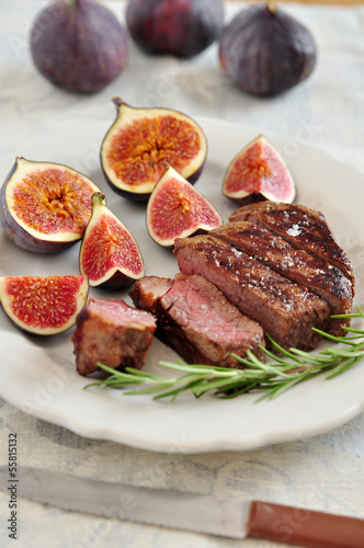 Photo: Gebratenes Steak mit Feigen Gebratenes Steak mit Feigen