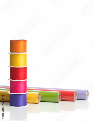 Photo: Geschenkpapier mit Schleifenband Geschenkpapier mit Schleifenband
