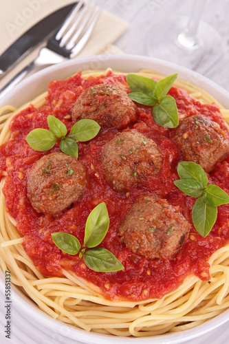 Photo: spaghetti with tomato sauce and meatballs spaghetti with tomato sauce and meatballs
