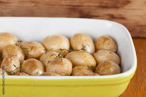 Photo: Roasted baby potatoes with thyme Roasted baby potatoes with thyme