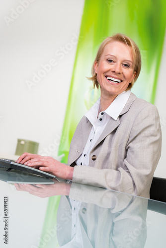 Photo: kauffrau im büro kauffrau im büro