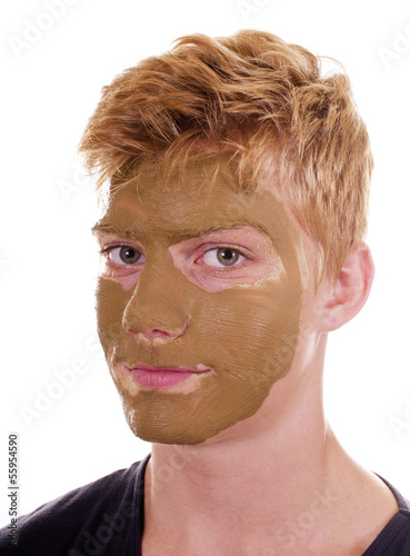 Photo: Teenager mit Heilerde Gesichtsmaske Teenager mit Heilerde Gesichtsmaske