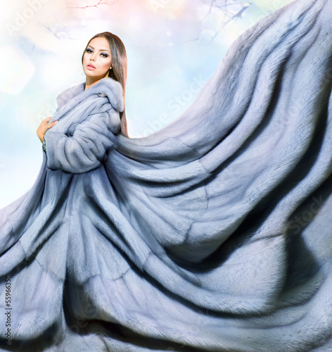 Photo: Beauty Fashion Model Girl in Blue Mink Fur Coat Beauty Fashion Model Girl in Blue Mink Fur Coat