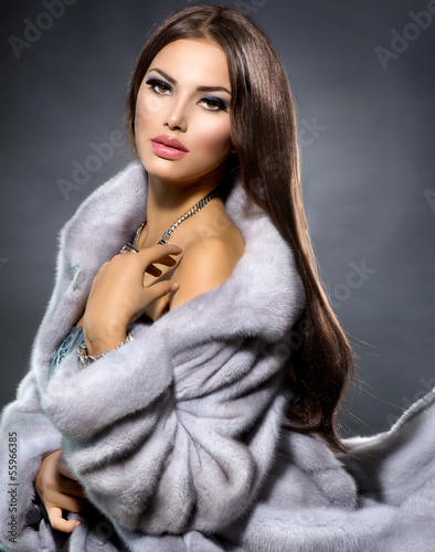 Photo: Beauty Fashion Model Girl in Blue Mink Fur Coat Beauty Fashion Model Girl in Blue Mink Fur Coat