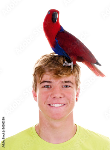 Photo: Teenager mit Papagei Teenager mit Papagei