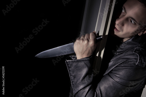 Photo: Psychokiller mit Messer Psychokiller mit Messer