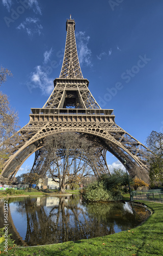 Photo: Paris, La Tour Eiffel. Beautiful winter sky on a sunny morning Paris, La Tour Eiffel. Beautiful winter sky on a sunny morning