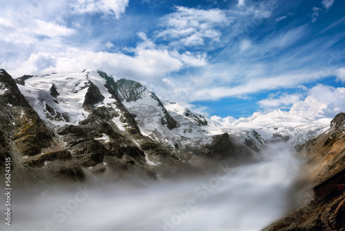 Photo: Bergkette mit Nebel im Tal Bergkette mit Nebel im Tal