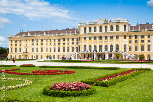 Photo: Schloss Schönbrunn in Vienna, Austria Schloss Schönbrunn in Vienna, Austria