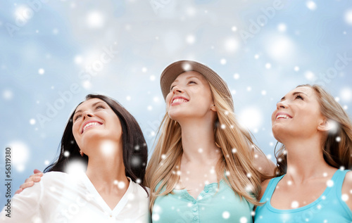 Photo: girls looking up in the sky girls looking up in the sky