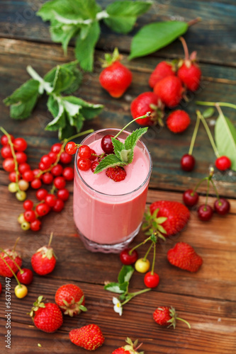 Photo: Berry smoothie Berry smoothie