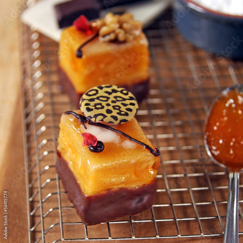Photo: petit fours frisch zubereitet petit fours frisch zubereitet