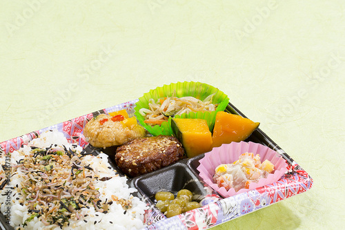 Photo: 鳥のつくね弁当・和食弁当 鳥のつくね弁当・和食弁当