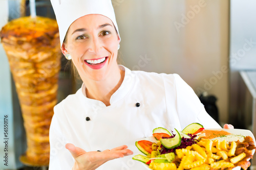 Photo: Kebab - heißer Dönerteller mit frischen Zutaten Kebab - heißer Dönerteller mit frischen Zutaten