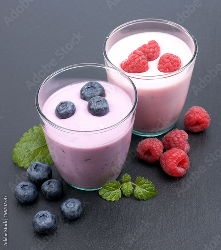 Photo: Fresh yogurt with berries Fresh yogurt with berries