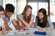 Schüler beim Lernen Schüler beim Lernen