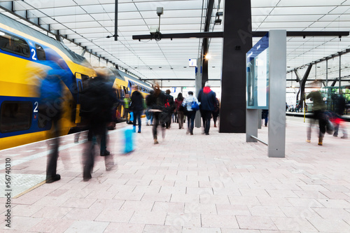 Photo: Menschen unterwegs mit der Bahn Menschen unterwegs mit der Bahn