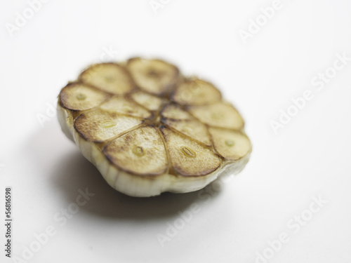 Photo: halbierte Knoblauch, geröstet halbierte Knoblauch, geröstet