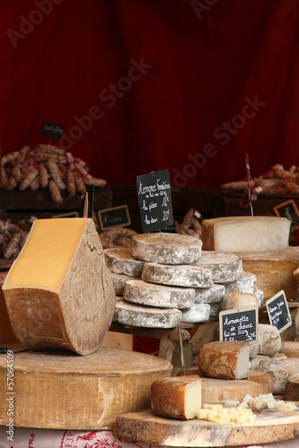 Photo: Fromages sur le marché Fromages sur le marché