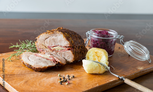 Photo: Spießbraten mit Rotkohl Spießbraten mit Rotkohl