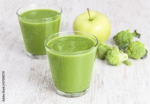 Photo: Healthy Green Smoothie Healthy Green Smoothie