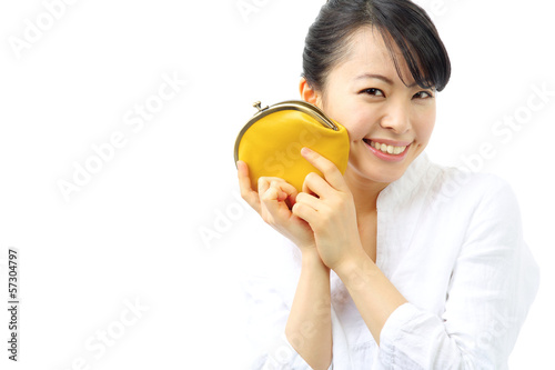 Photo: 財布を持つ女性 財布を持つ女性