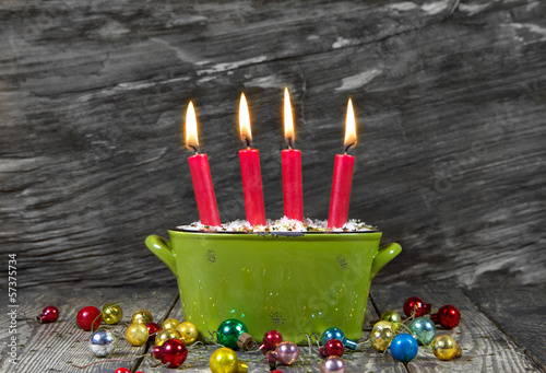 Photo: Karte für Weihnachten mit Kerzen in Rot - Dekoration klassisch Karte für Weihnachten mit Kerzen in Rot - Dekoration klassisch